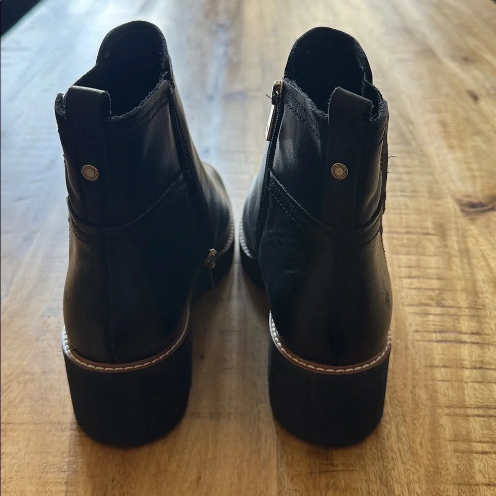 Naturalizer Darry Black Leather Chunky Heel Chelsea zipper Ankle Boots booties